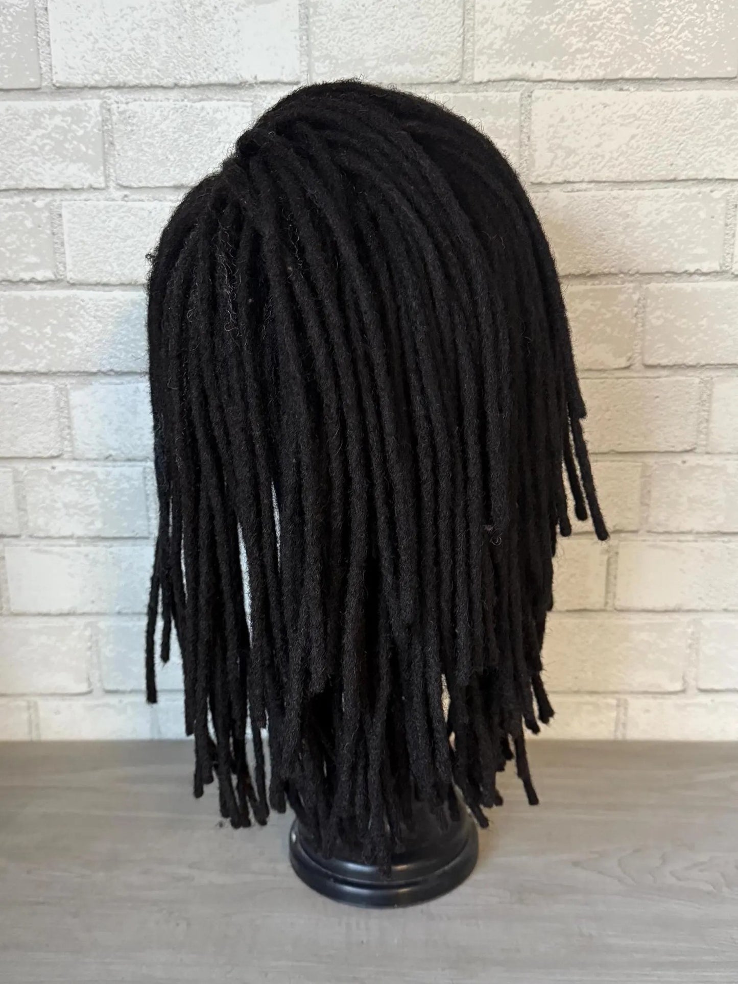 Aging lock wig - film quality - 100% hand-tied human hair