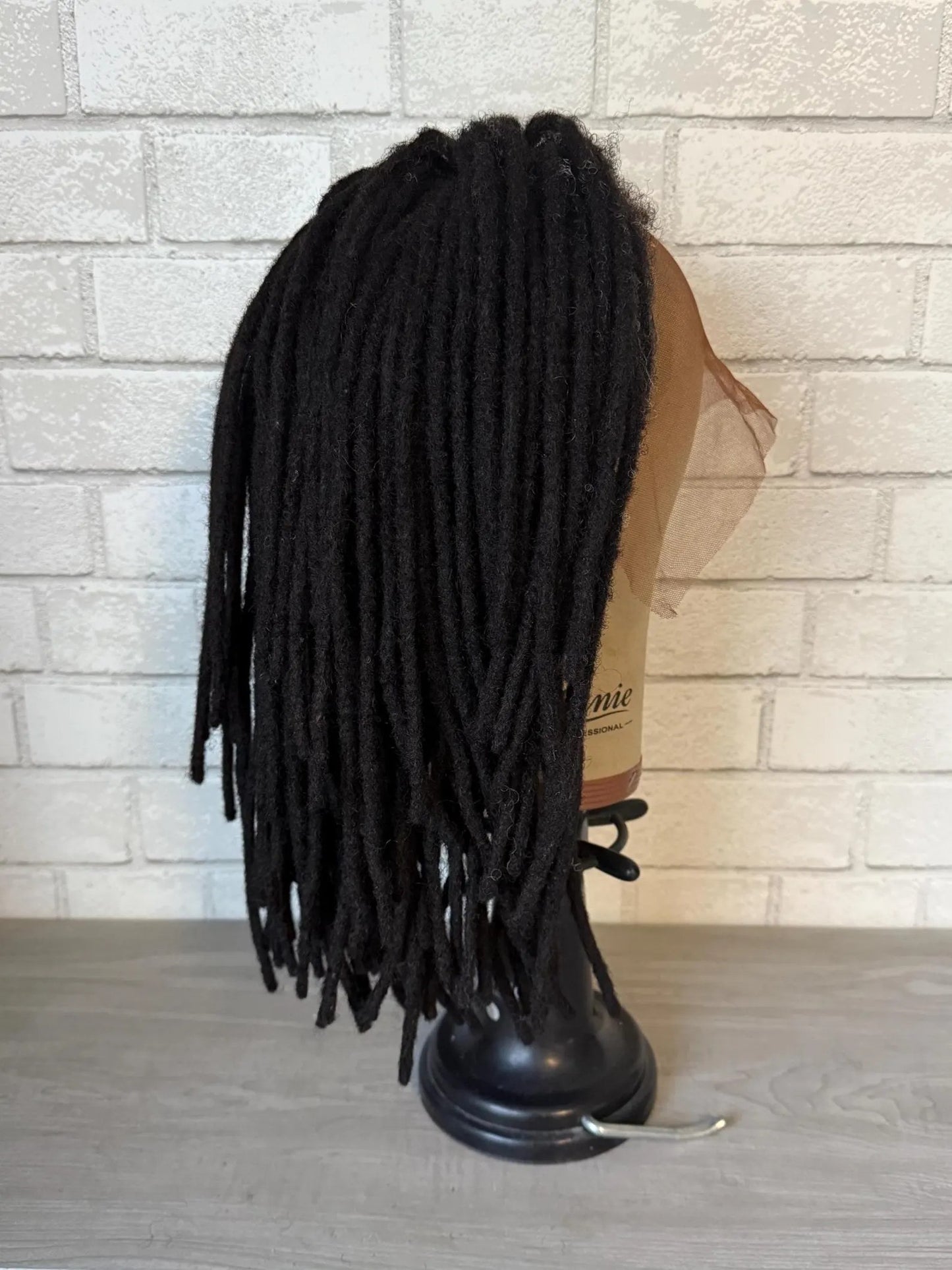 Aging lock wig - film quality - 100% hand-tied human hair